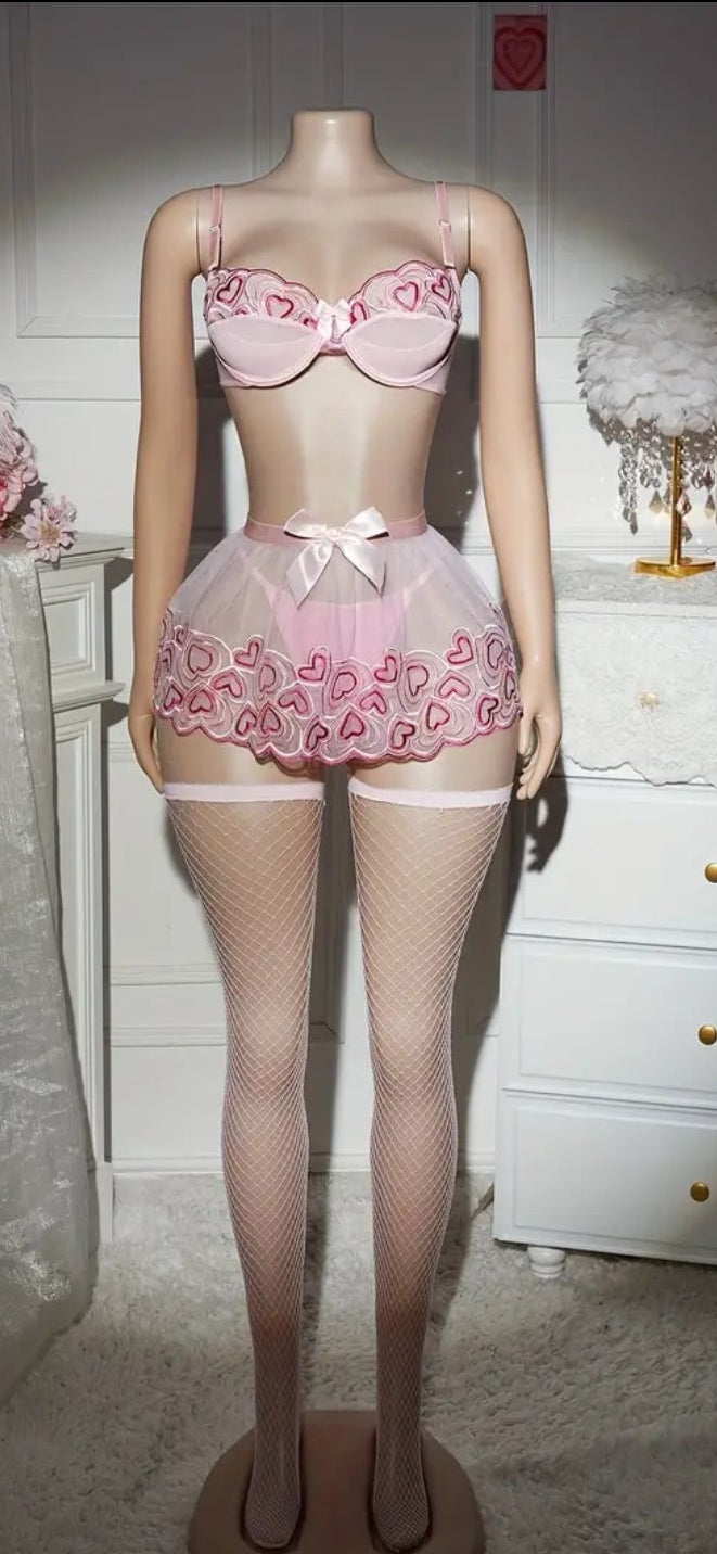 Embroidery Underwire Lingerie Set with Mesh Stockings